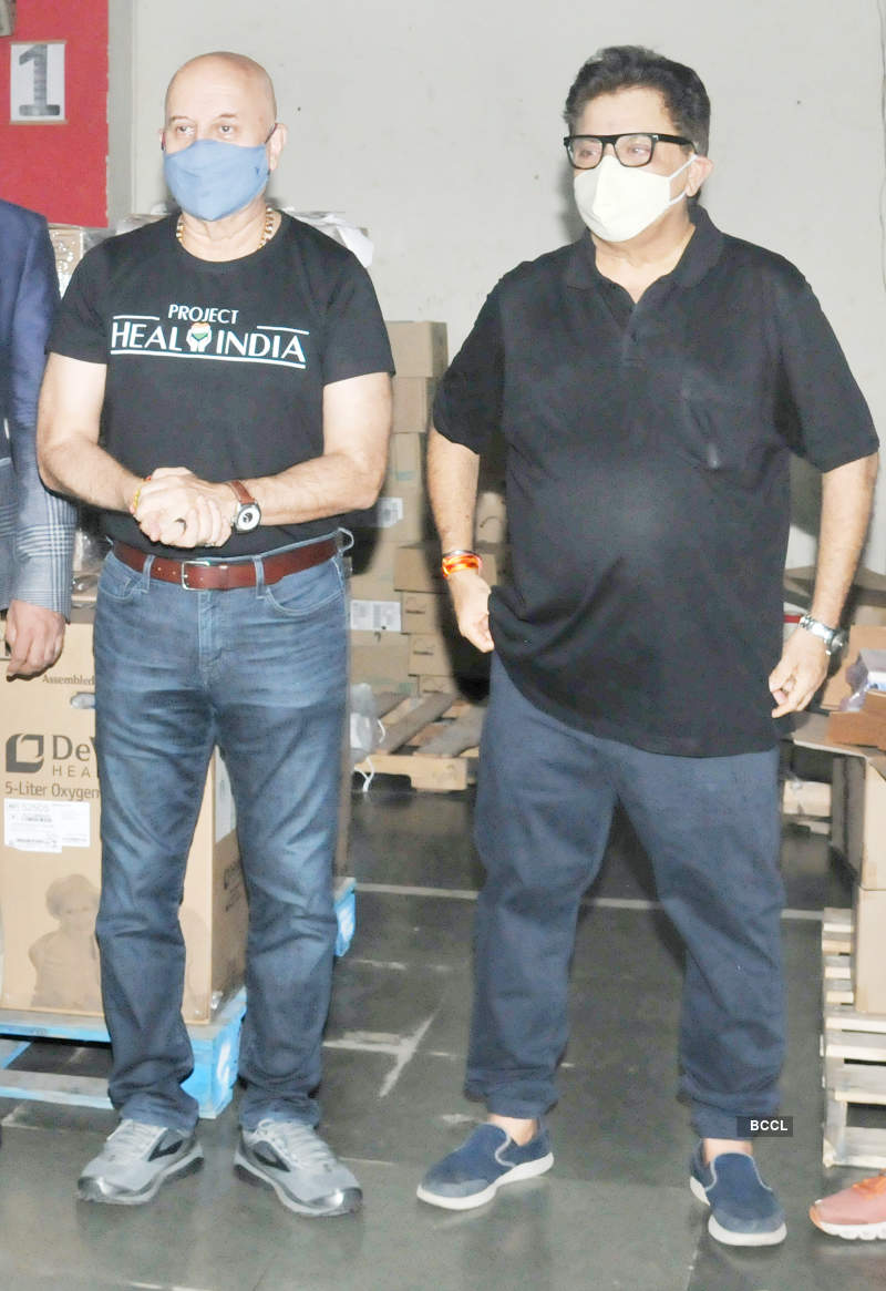 Anupam Kher donates oxygen concentrators, BiPAP machines to BMC amid COVID crisis