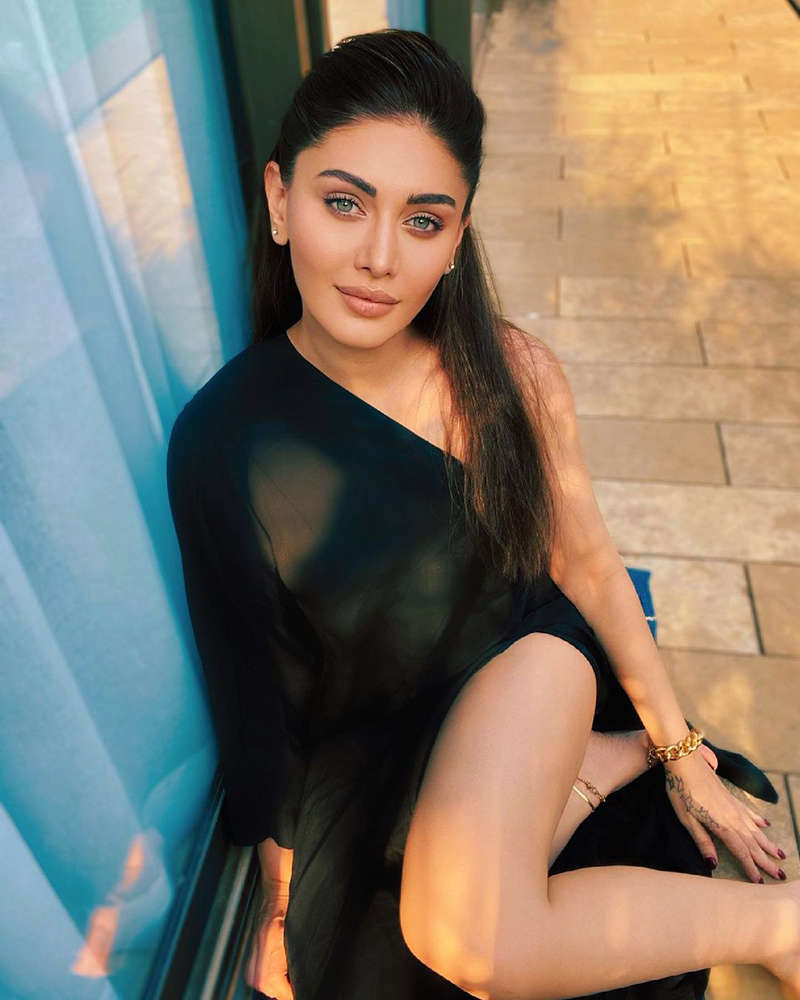 'Kaanta Laga' fame Shefali Jariwala is giving major beach vibes with her dreamy vacation pictures