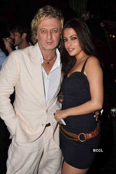 Rohit Bal's Birthday Bash At Veda In Mumbai - Photogallery