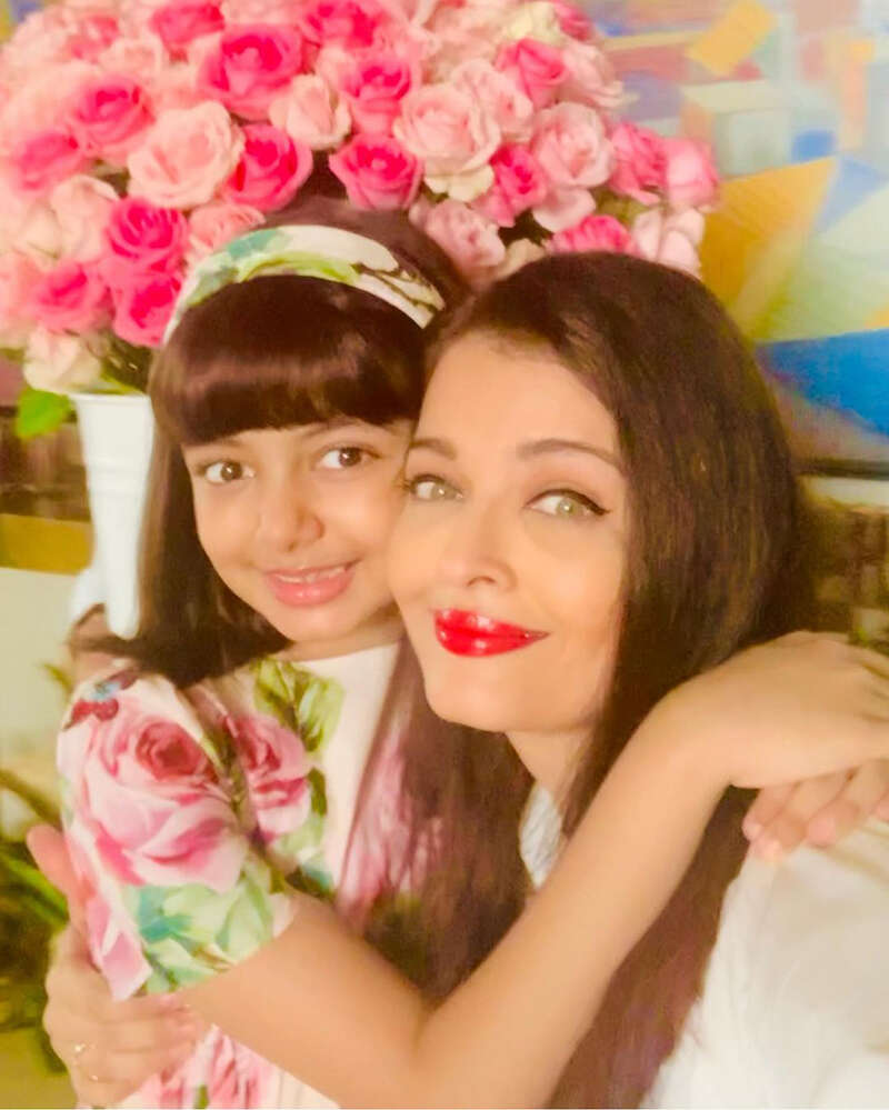 Lovely pictures from Aishwarya Rai Bachchan's mother's birthday celebration