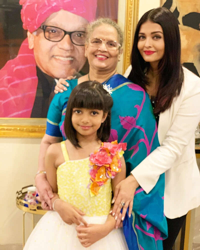 Lovely pictures from Aishwarya Rai Bachchan's mother's birthday celebration