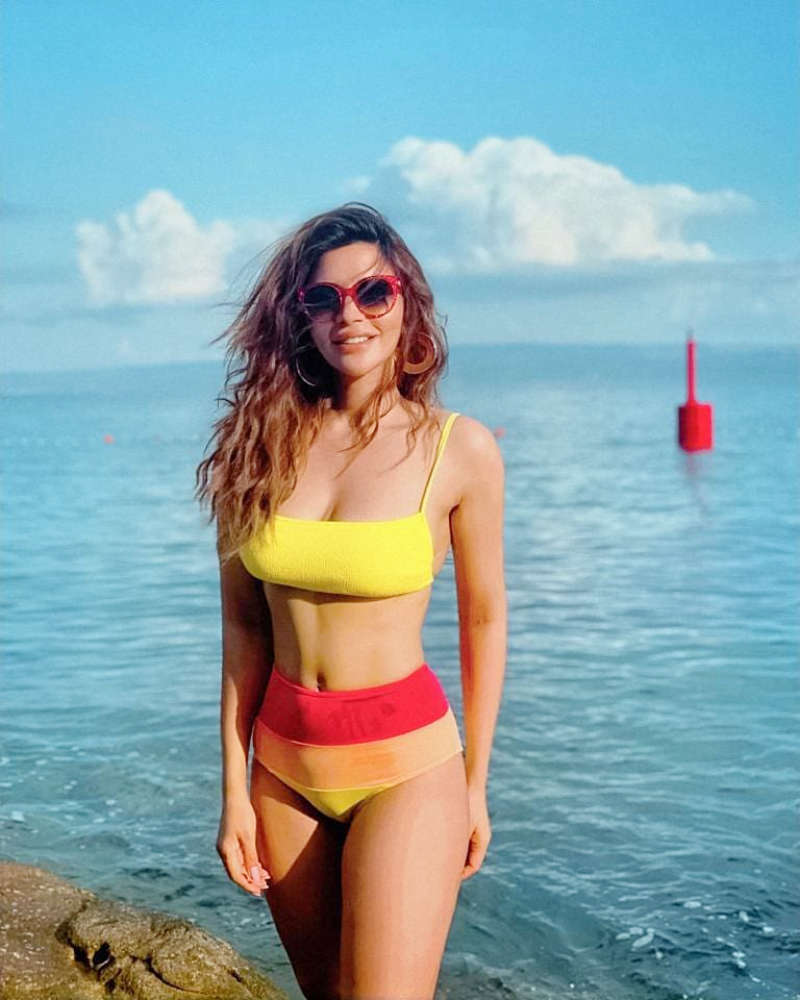 These beautiful holiday pictures of diva Shama Sikander are going viral…