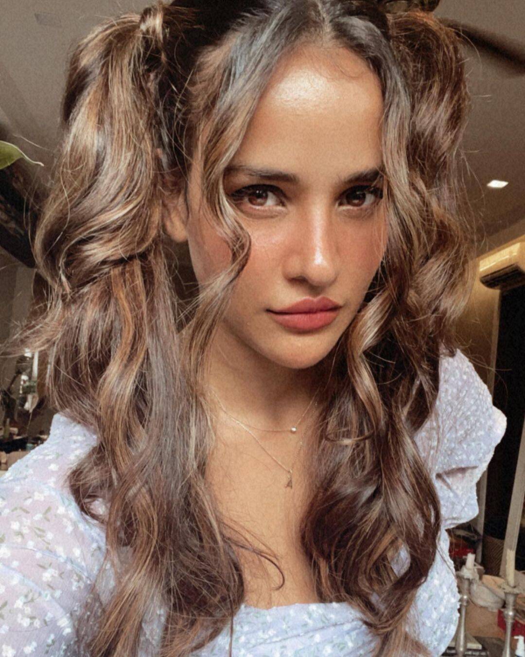 Aisha Sharma Sets Temperatures Soaring With Her New Breathtaking Pictures Pics Aisha Sharma