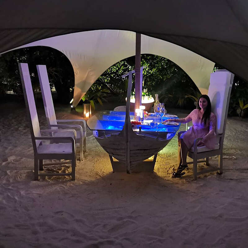 Minissha Lamba is raising temperatures with her beach vacation pictures