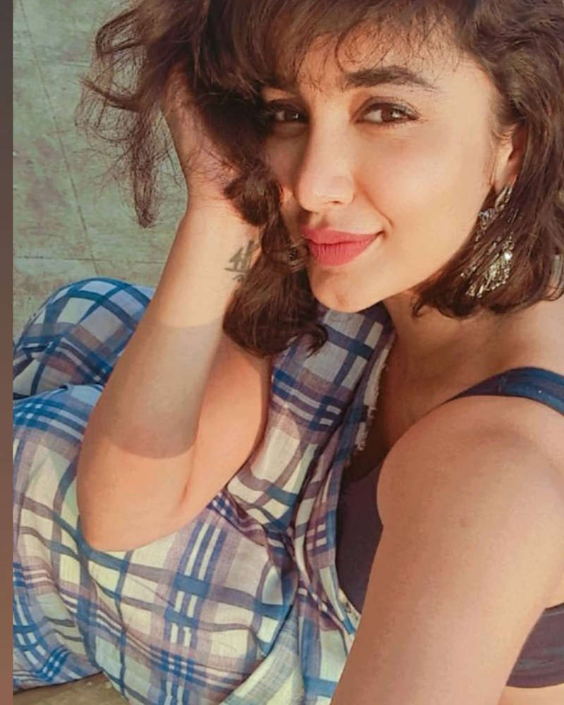 Telugu diva Tejaswi Madivada is creating new waves on social media with her vacation pictures