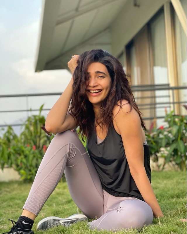 Karishma Tanna's stunning pictures will make your heart racing!