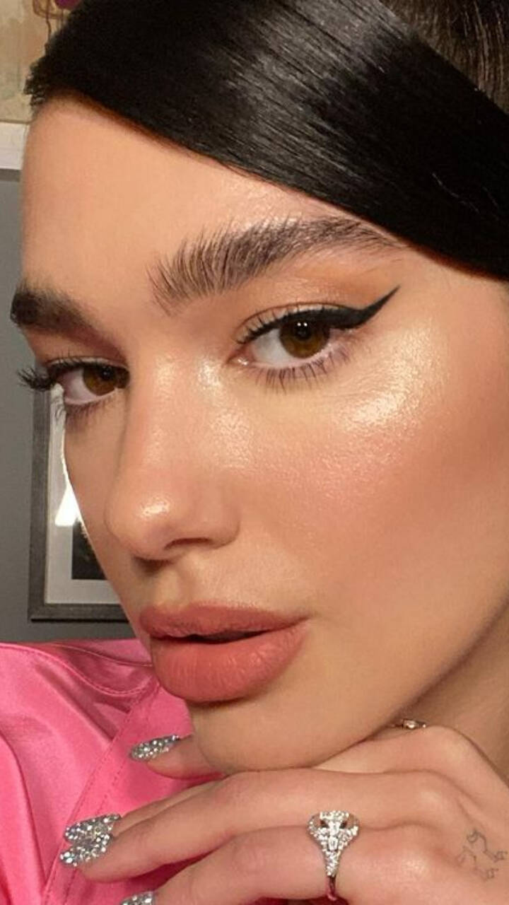 Oposición Masaje Vamos dua lipa eyeliner Maniobra Organo Alérgico