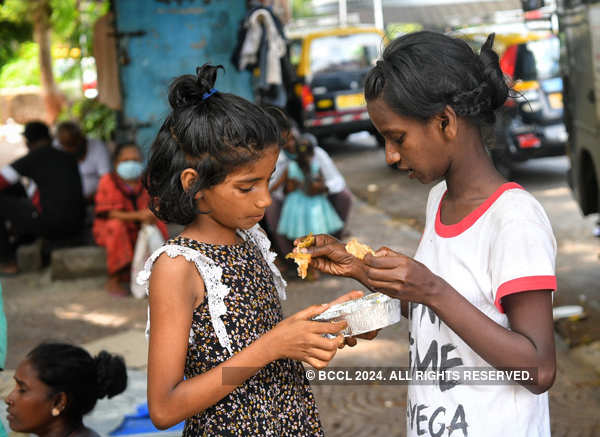 Free food distributed to the poor amid pandemic