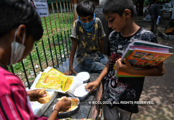 Free food distributed to the poor amid pandemic