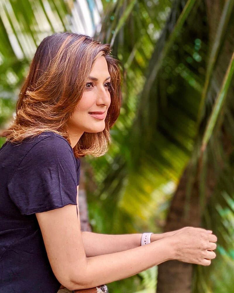 Sonali Bendre shares then-and-now picture with a powerful message on Cancer Survivors Day