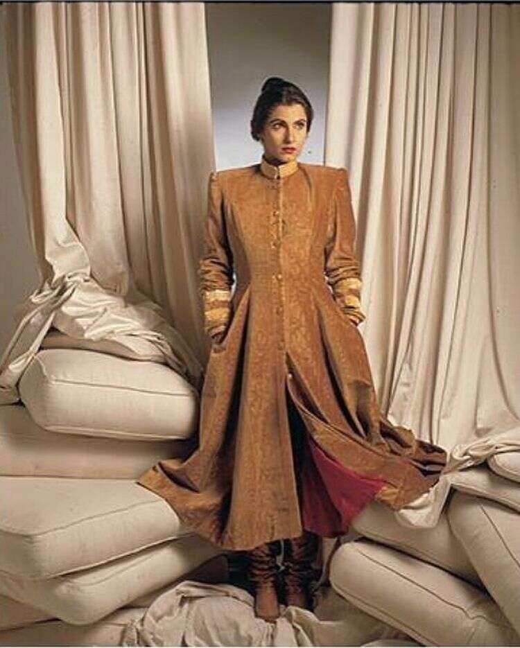 Dimple Kapadia Looks Divaesque In This Old Fashion Shoot For Abu Jani Sandeep Khosla Times Of 0301