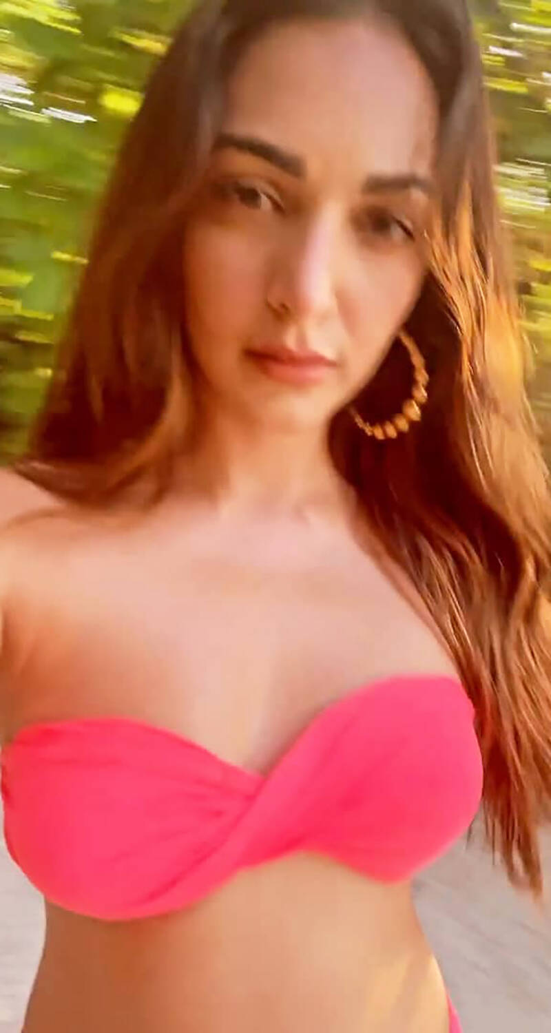 Kiara Advani is ruling the internet with her throwback beach vacation pictures