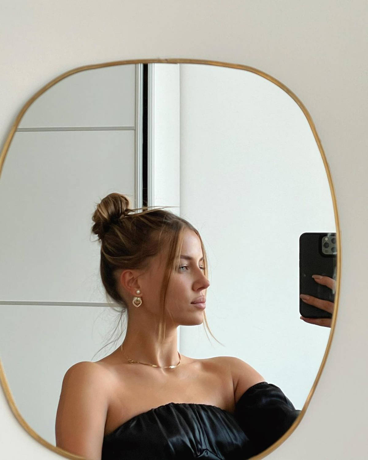 No one can ace Nicole Poturalski's mirror selfies