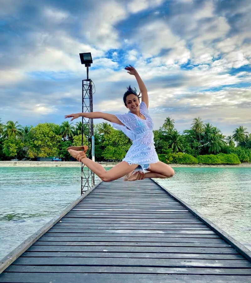 Stunning beach vacation pictures of Kannada actress Aindrita Ray