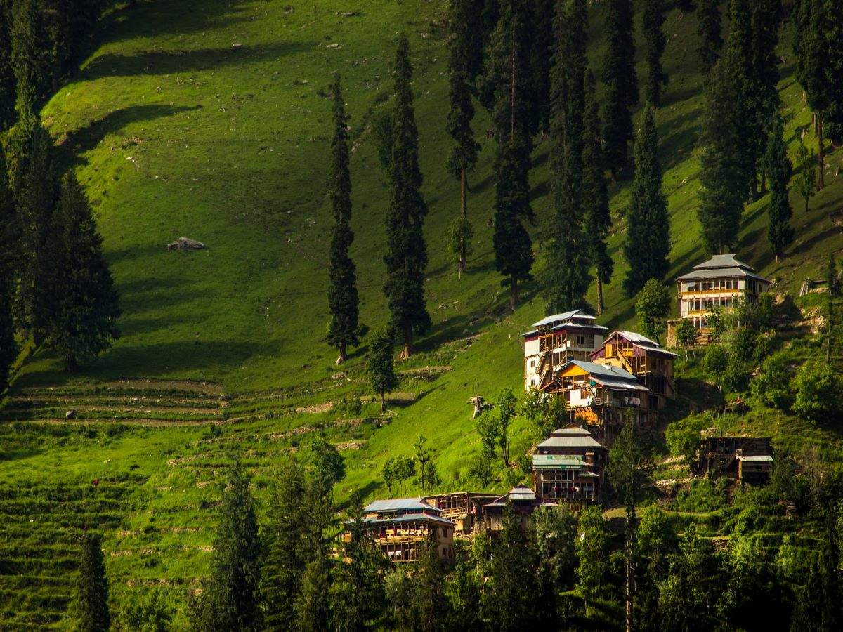 This Kashmir hamlet becomes India’s first village to vaccinate 100 percent of its adult population