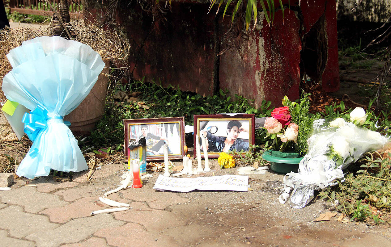 Pictures from Sushant Singh Rajput&rsquo;s prayer meet will surely leave you teary-eyed