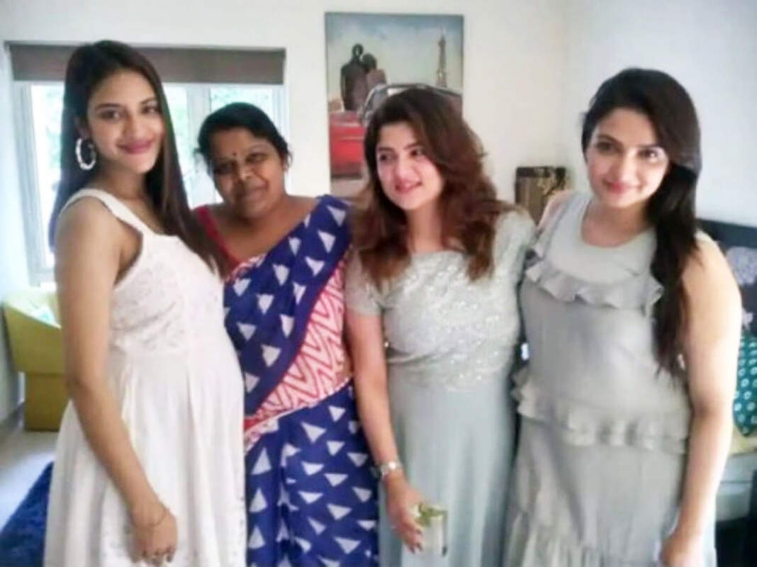 These unseen pictures of Nusrat Jahan flaunting her baby bump go viral