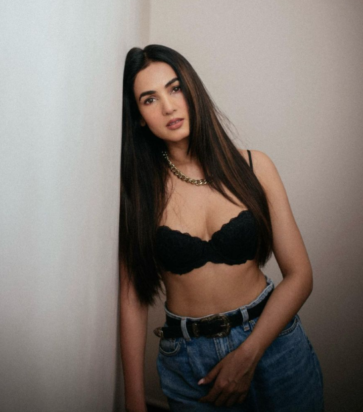 Know more about the multi-talented Bollywood actress Sonal Chauhan