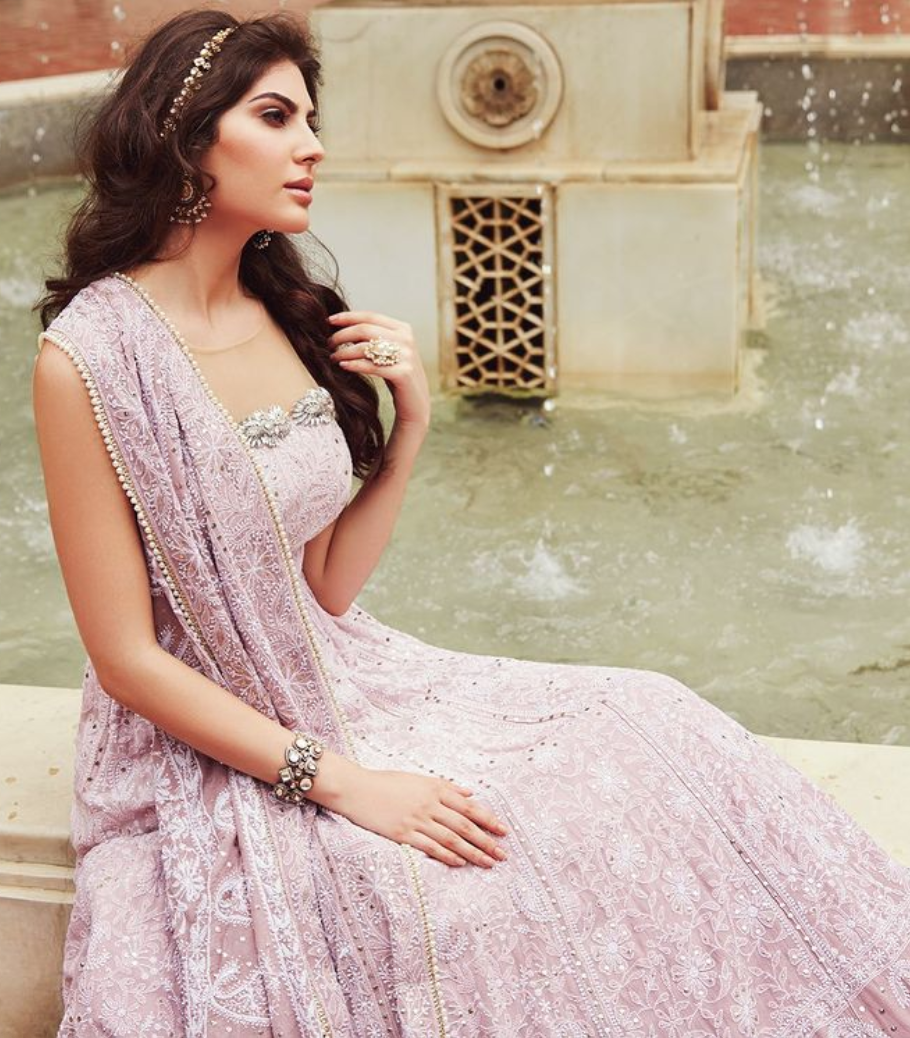 Meet Bollywood actress Elnaaz Norouzi, the gorgeous Iranian beauty...