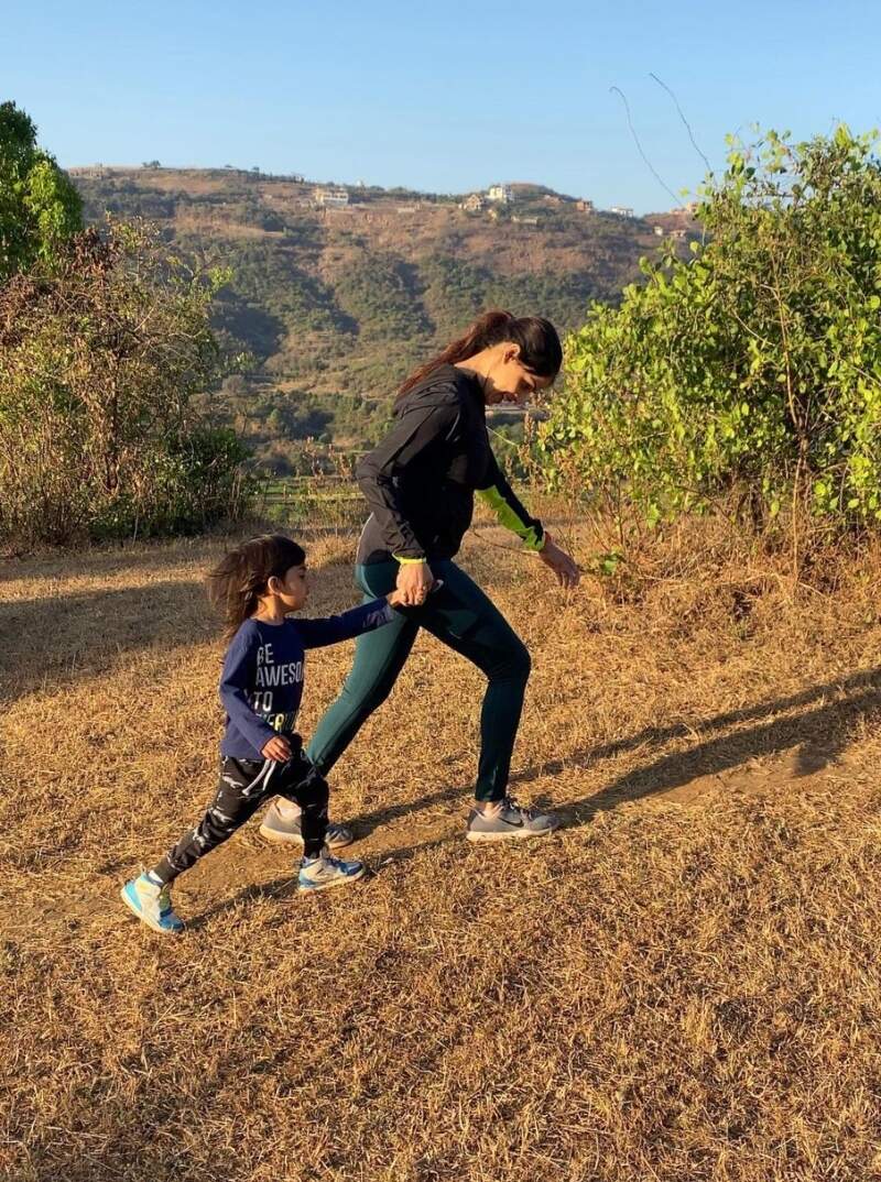 Pictures of Bollywood celebrities with kids that are too cute to miss!