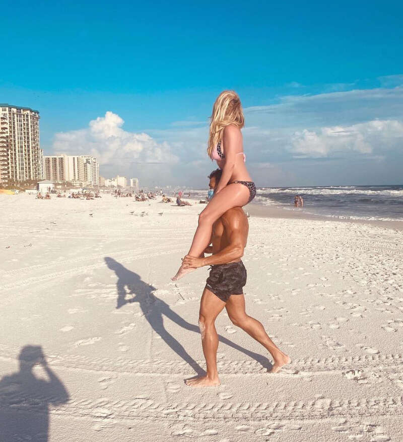 New loved-up pictures of Britney Spears with boyfriend Sam Asghari are breaking the internet!