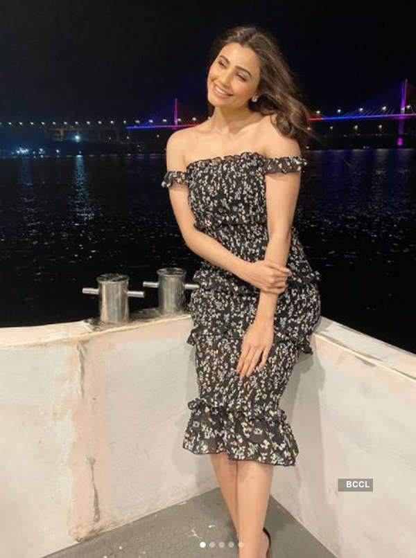 Daisy Shah is teasing with her bewitching pictures