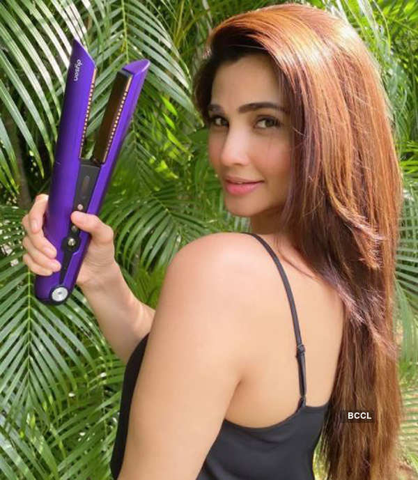 Daisy Shah is teasing with her bewitching pictures