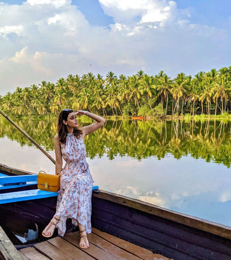 New pool picture of Diana Penty is sweeping the internet!