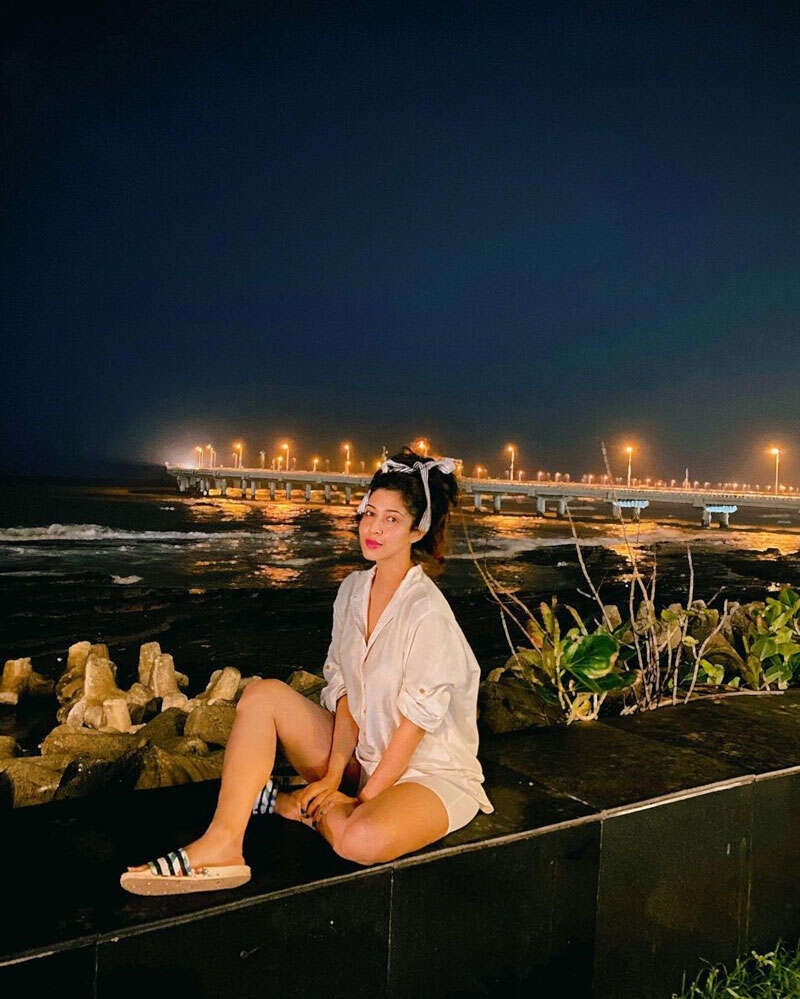 <BR> is turning heads with her bewitching pictures <BR> is turning heads with her bewitching pictures