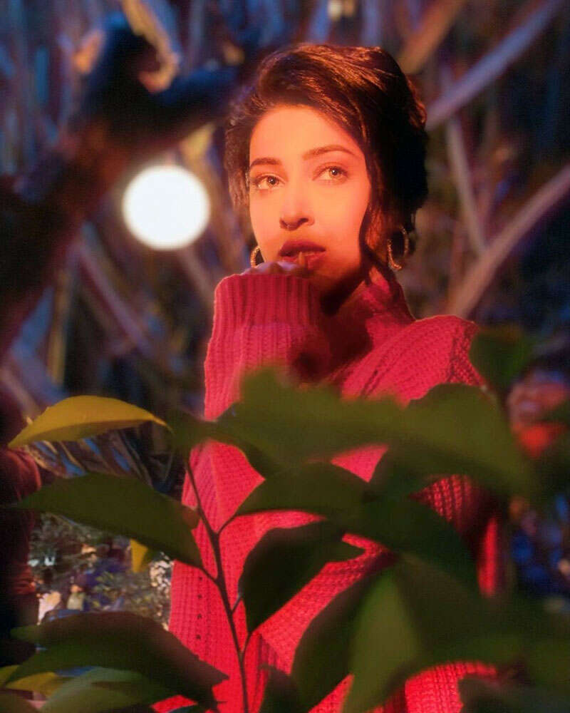 <BR> is turning heads with her bewitching pictures <BR> is turning heads with her bewitching pictures