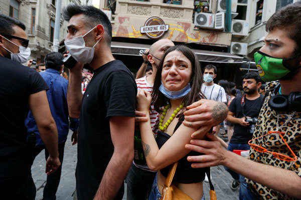 These pictures show clashes erupt as authorities ban Pride parades in Turkey