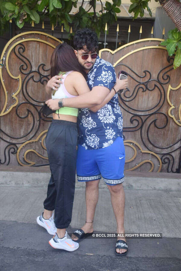 #ETimesSnapped: Paparazzi pictures of your favourite celebs