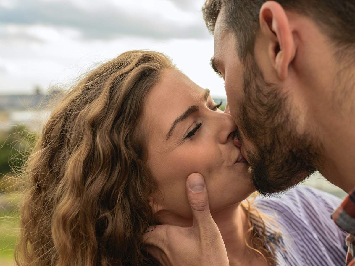 International Kissing Day 2021: Wishes, messages and quotes to send your  partner | The Times of India