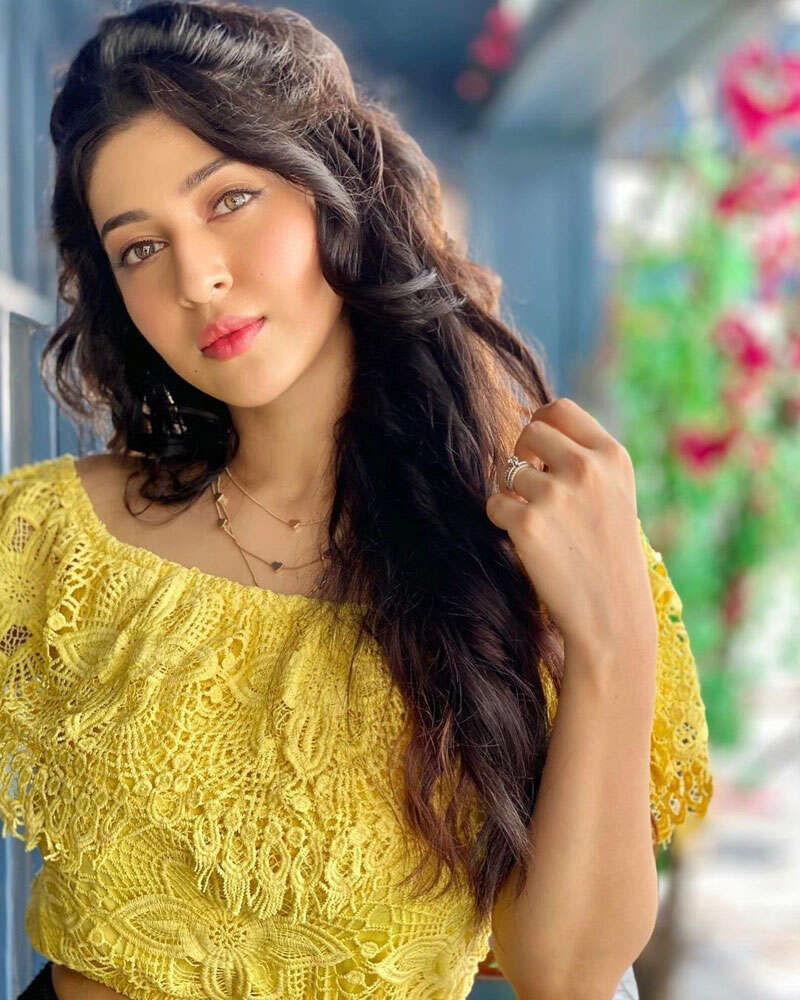 <BR> is turning heads with her bewitching pictures <BR> is turning heads with her bewitching pictures