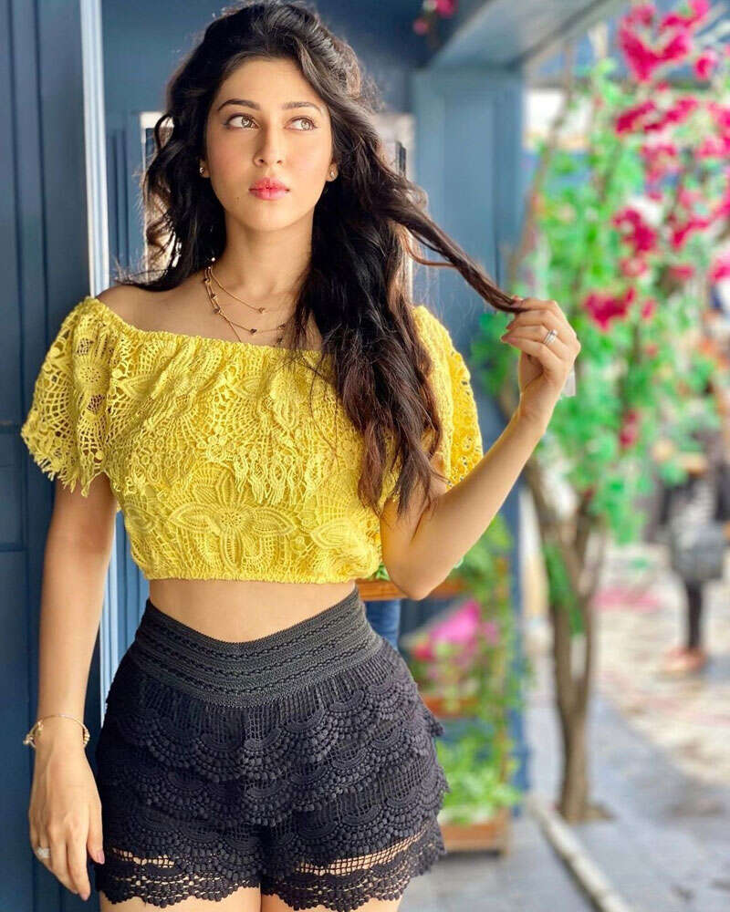 <BR> is turning heads with her bewitching pictures <BR> is turning heads with her bewitching pictures