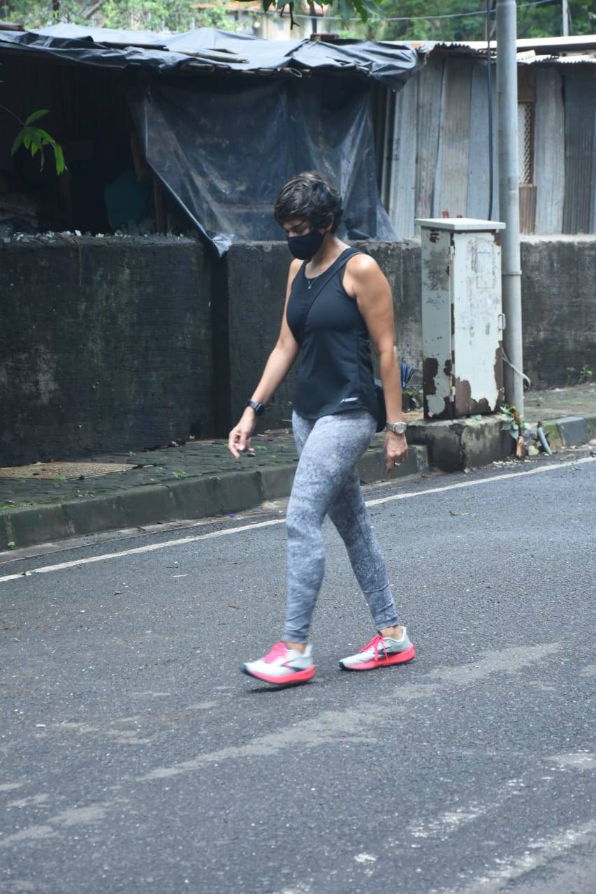 Mandira Bedi Spotted In The City For The First Time After Husband Raj 