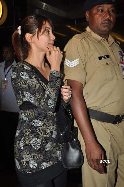 Minissha Lamba at airport