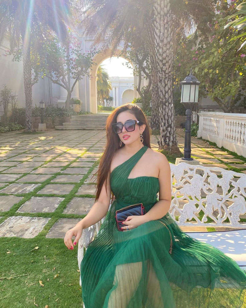 Glamorous pictures of Nepali beauty Aditi Budhathoki are too good to miss!