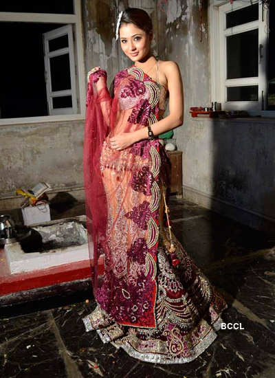 Sara, Priyanka dress for Rohit Verma
