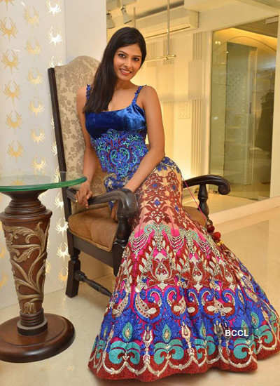 Sara, Priyanka dress for Rohit Verma