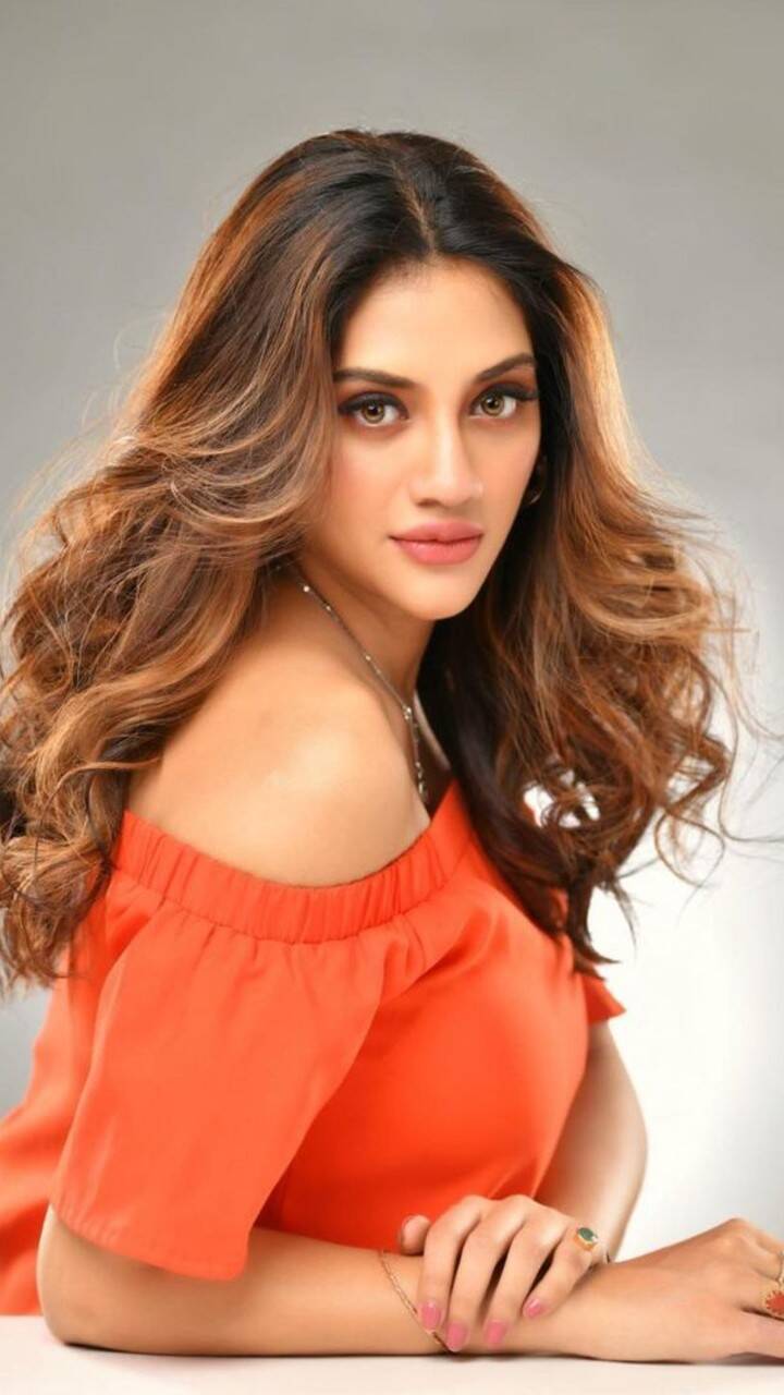 Nusrat Jahan looks ravishing in pregnancy glow | Times of India