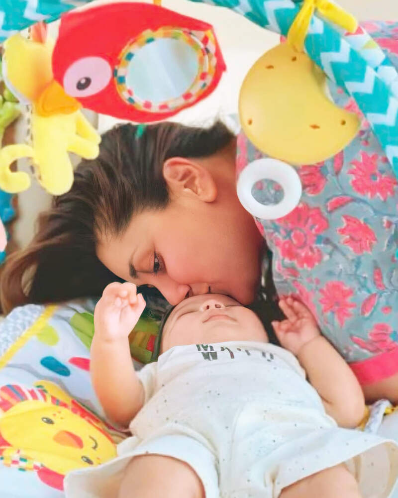 This new adorable picture of Kareena Kapoor Khan with baby boy Jeh is breaking the internet