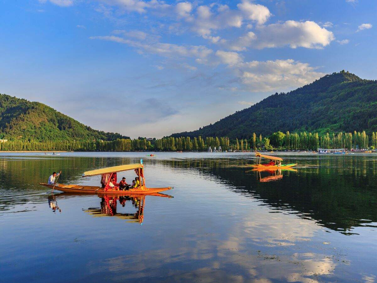 J&K plans to launch helicopter services to tourist hotspots J&K plans to launch helicopter services to tourist hotspots