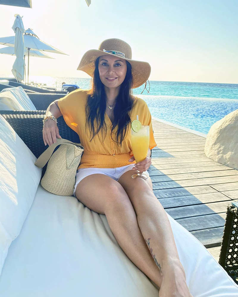 New picture of Minissha Lamba with beau from her Goa vacation is breaking the internet