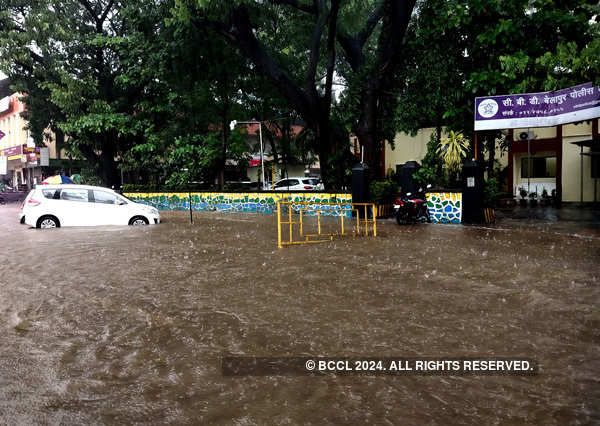 These pictures show how the heavy rains disrupted normal life in several parts of India
