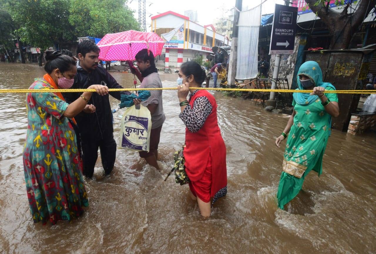 Mumbai Rains: Heavy Downpour Lashes City; IMD Issues Red Alert