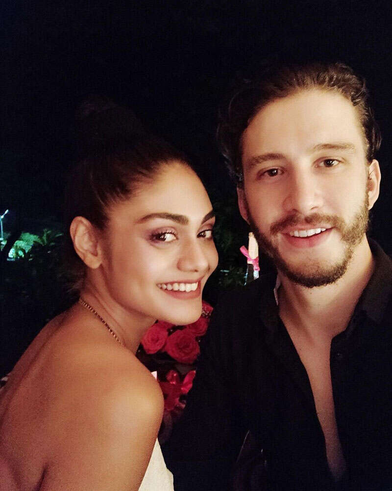 Sreejita De's pictures