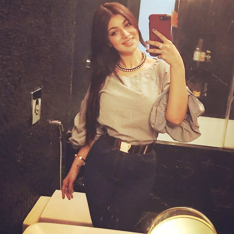 This new selfie of Ayesha Takia goes viral; fans speculate 'failed lip job'