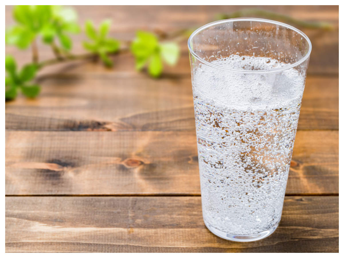 Sparkling Water Benefits: What is Sparkling water? Is it worth the hype?