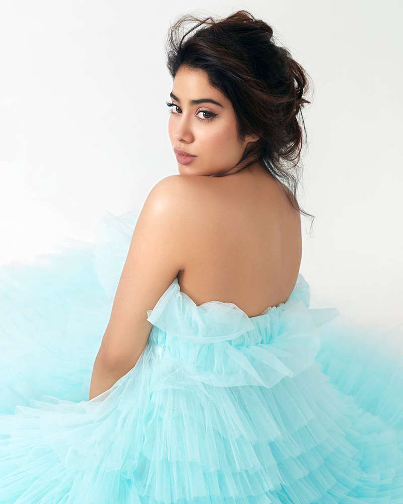 Janhvi Kapoor is making heads turn with her new glamorous photoshoots